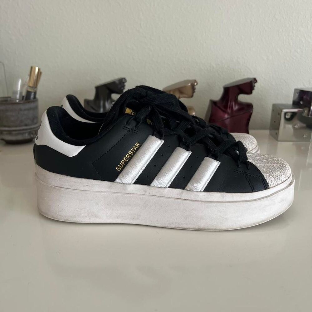 Adidas Women's Black and White Trainers, 7.5 EUC